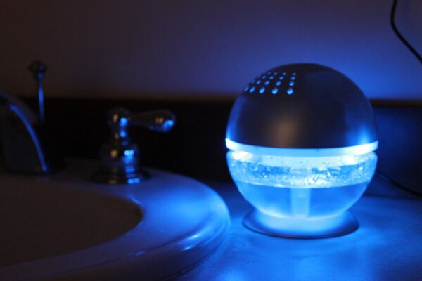 EcoGecko Little Squirt Glowing Water, Air Revitalizer, Air Freshener, Room Aromatizer, Aromatherapy, Aroma and Essential Oil Diffuser with 10ML Lavender Oil - Image 6