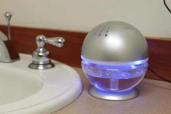 EcoGecko Little Squirt Glowing Water, Air Revitalizer, Air Freshener, Room Aromatizer, Aromatherapy, Aroma and Essential Oil Diffuser with 10ML Lavender Oil - Image 9